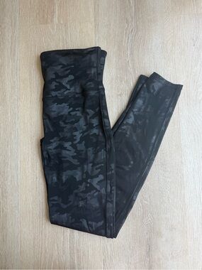SPANX Black & Gray Camo Leggings